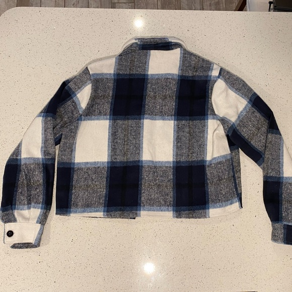 Women’s Plaid Crop Jacket - Picture 2 of 3